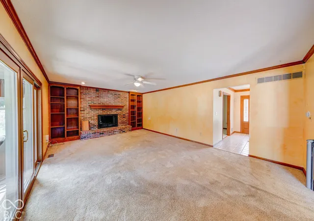 Photo 4 of Sale Pending at 7044 Oakbay Dr, Noblesville, IN 46062 | MLS# 22131605 | Listing updated on 2026-10-19