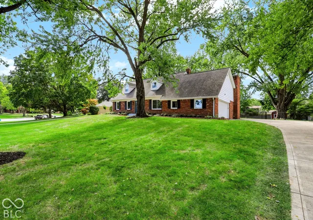 Photo 4 of Single family home for sale at 11432 Rolling Ct, Carmel, IN 46033 | MLS# 22131615 | Listing updated on 2026-10-23