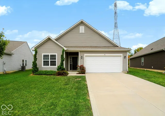Photo 1 of Single family home for sale at 11830 Bellridge Dr, Indianapolis, IN 46235 | MLS# 22131621 | Listing updated on 2026-10-17