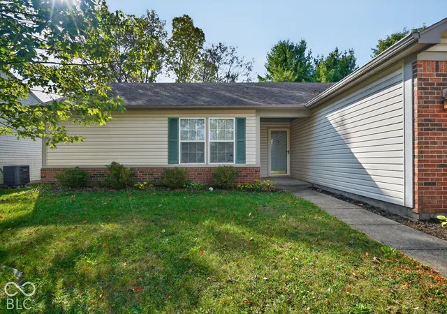 Photo 2 of Single family home for sale at 12037 Bearsdale Dr, Indianapolis, IN 46235 | MLS# 22131646 | Listing updated on 2026-10-17
