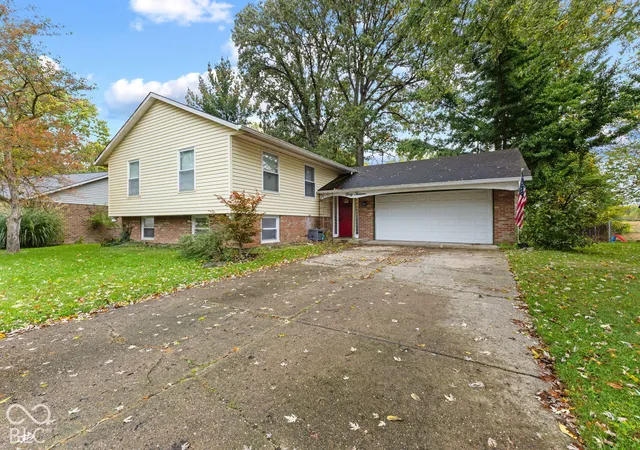 Photo 1 of Single family home for sale at 4013 Ivory Way, Indianapolis, IN 46237 | MLS# 22131650 | Listing updated on 2026-10-17
