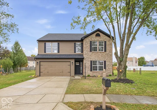 Photo 1 of Single family home for sale at 9607 Piper Lake Dr, Indianapolis, IN 46239 | MLS# 22131653 | Listing updated on 2026-10-23