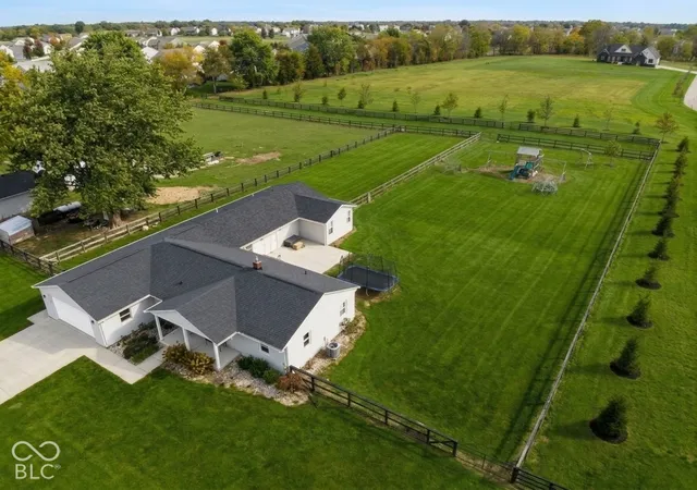 Photo 2 of Sale Pending at 5101 N County Rd 500 E, Pittsboro, IN 46167 | MLS# 22131654 | Listing updated on 2026-10-27