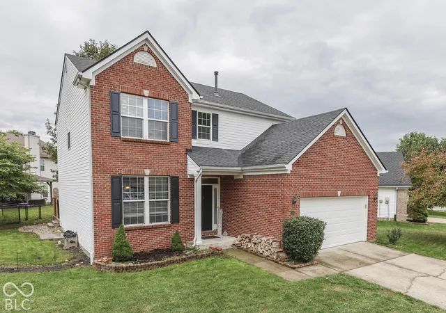 Photo 2 of Single family home for sale at 8313 Andrusia Ln, Indianapolis, IN 46237 | MLS# 22131692 | Listing updated on 2026-10-21
