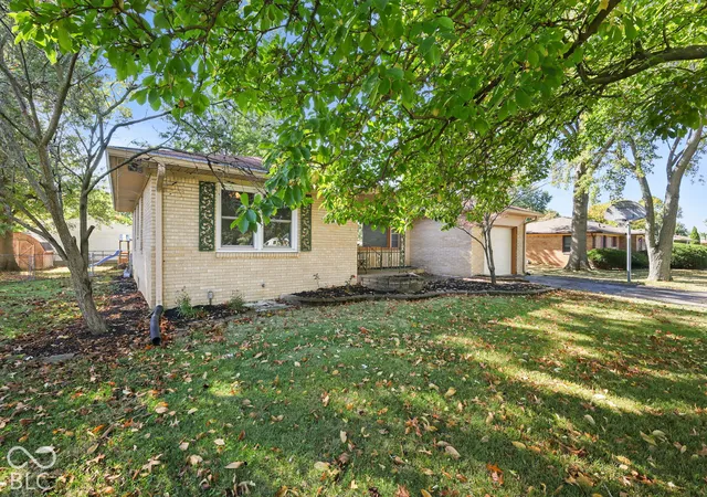 Photo 1 of Sale Pending at 7119 W Lockerbie Dr, Indianapolis, IN 46214 | MLS# 22131712 | Listing updated on 2026-10-22