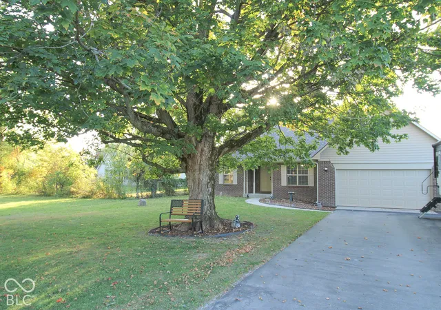 Photo 1 of Single family home for sale at 5920 Lafayette St, Clayton, IN 46118 | MLS# 22131713 | Listing updated on 2026-10-21