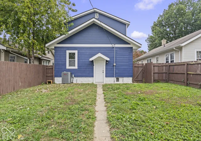 Photo 3 of Single family home for sale at 940 N Chester Ave, Indianapolis, IN 46201 | MLS# 22131720 | Listing updated on 2026-10-26