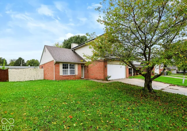 Photo 2 of Single family home for sale at 4001 Maple Manor Dr, Indianapolis, IN 46237 | MLS# 22131723 | Listing updated on 2026-10-21