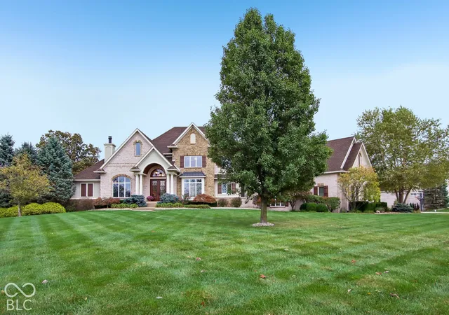 Photo 2 of Sale Pending at 4833 Krestridge Ct W, Bargersville, IN 46106 | MLS# 22131740 | Listing updated on 2026-10-19