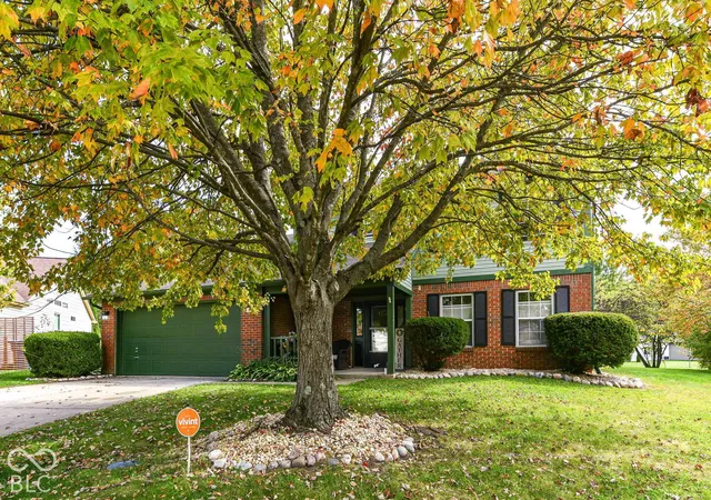 Photo 1 of Single family home for sale at 12423 High View Ct, Indianapolis, IN 46236 | MLS# 22131746 | Listing updated on 2026-10-15