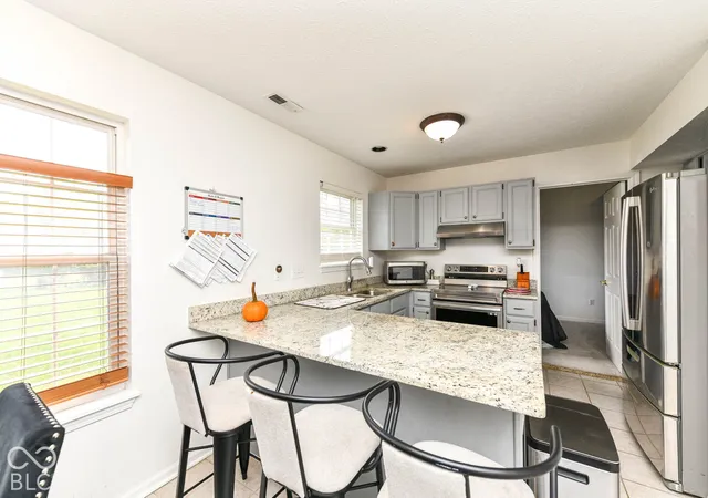 Photo 3 of Single family home for sale at 12423 High View Ct, Indianapolis, IN 46236 | MLS# 22131746 | Listing updated on 2026-10-15