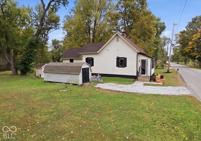Photo 3 of Sale Pending at 9262 N 300 East, Morristown, IN 46161 | MLS# 22131747 | Listing updated on 2026-10-27