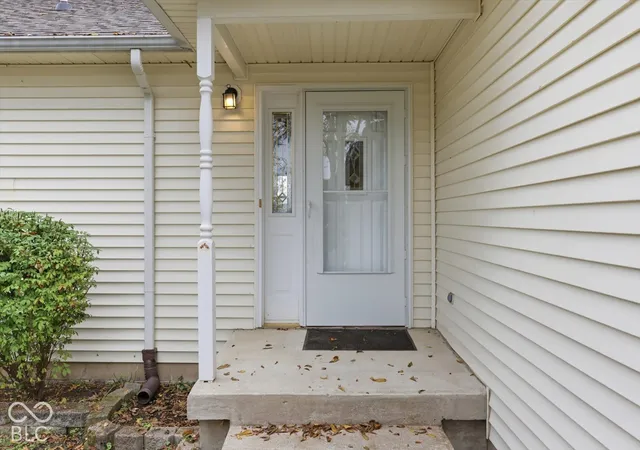 Photo 2 of Sale Pending at 8727 W 800 Road N, Indianapolis, IN 46259 | MLS# 22131774 | Listing updated on 2026-10-19