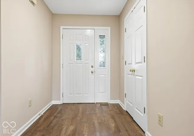 Photo 3 of Sale Pending at 8727 W 800 Road N, Indianapolis, IN 46259 | MLS# 22131774 | Listing updated on 2026-10-19