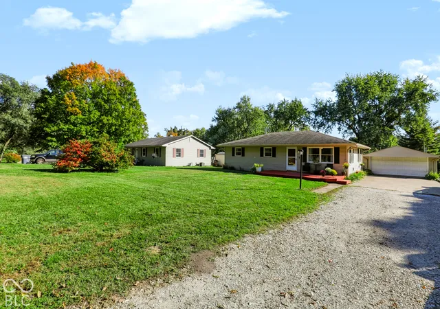 Photo 3 of Single family home for sale at 4651 Old Smith Valley Rd, Greenwood, IN 46143 | MLS# 22131782 | Listing updated on 2026-10-17