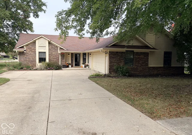 Photo 1 of Sale Pending at 6316 Muirfield Way, Indianapolis, IN 46237 | MLS# 22131803 | Listing updated on 2026-10-27