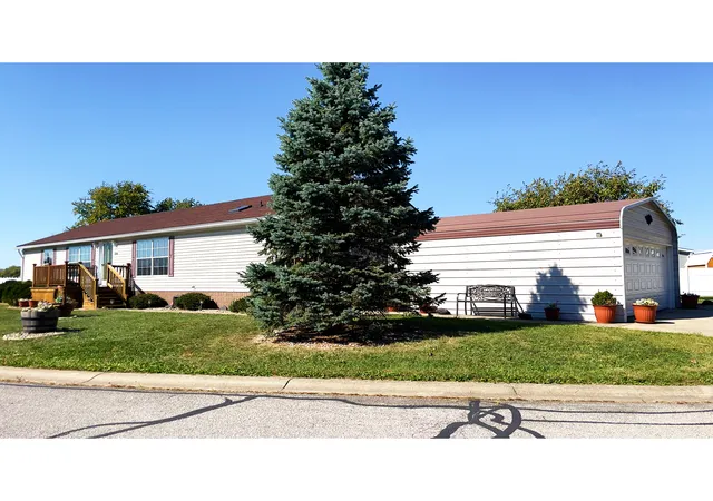 Photo 2 of Manufactured home for sale at 244 Heartland Dr, Shelbyville, IN 46176 | MLS# 22131812 | Listing updated on 2026-10-20