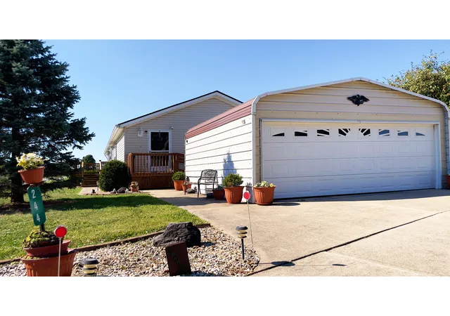 Photo 4 of Manufactured home for sale at 244 Heartland Dr, Shelbyville, IN 46176 | MLS# 22131812 | Listing updated on 2026-10-20