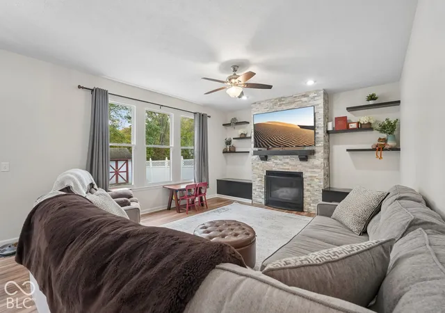 Photo 4 of Single family home for sale at 1411 Keensburg Ct, Indianapolis, IN 46228 | MLS# 22131814 | Listing updated on 2026-10-19