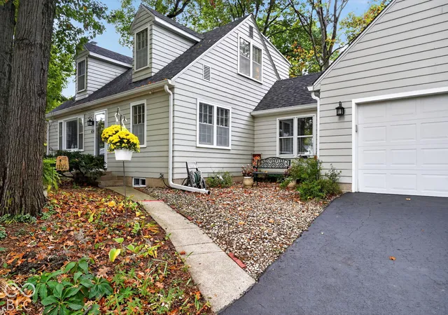 Photo 3 of Sale Pending at 414 N Harbison, Indianapolis, IN 46219 | MLS# 22131816 | Listing updated on 2026-10-18