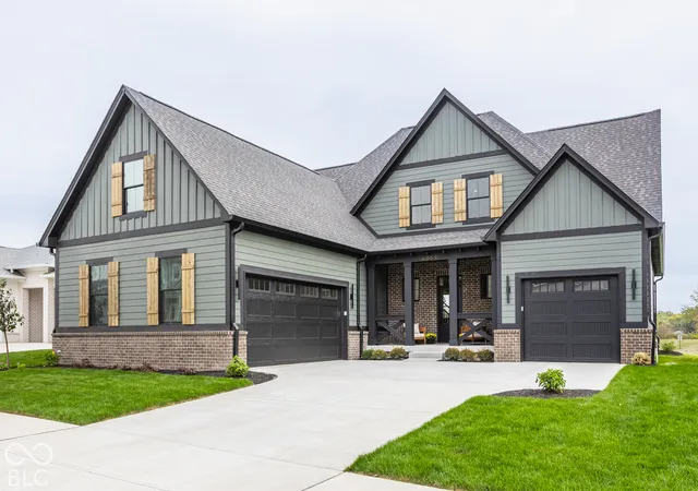 Photo 2 of Single family home for sale at 6069 Salisbury St, Zionsville, IN 46077 | MLS# 22131825 | Listing updated on 2026-10-22