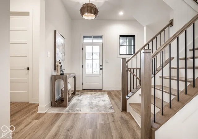 Photo 3 of Single family home for sale at 6069 Salisbury St, Zionsville, IN 46077 | MLS# 22131825 | Listing updated on 2026-10-22