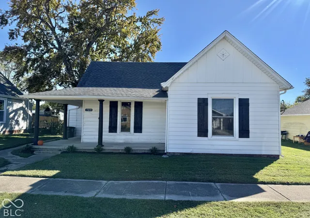 Photo 1 of Single family home for sale at 709 W Laurel, Seymour, IN 47274 | MLS# 22131826 | Listing updated on 2026-10-19