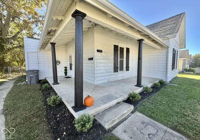 Photo 4 of Single family home for sale at 709 W Laurel, Seymour, IN 47274 | MLS# 22131826 | Listing updated on 2026-10-19