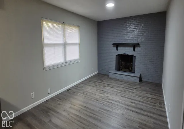 Photo 4 of Single family home for sale at 6816 Shadow Brk, Indianapolis, IN 46214 | MLS# 22131834 | Listing updated on 2026-10-27