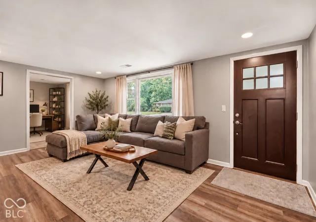 Photo 3 of Sale Pending at 10194 Edgewood Rd, Brownsburg, IN 46112 | MLS# 22131844 | Listing updated on 2026-10-27