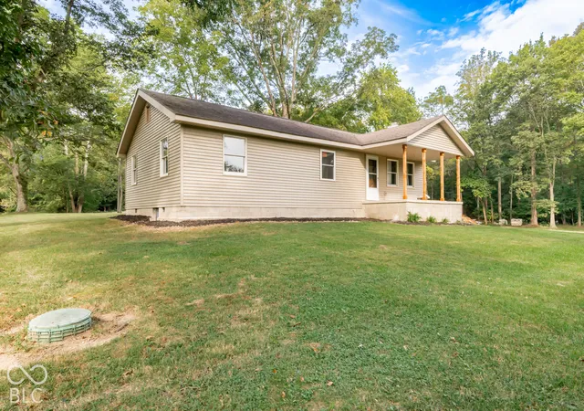 Photo 3 of Single family home for sale at 6166 N County Rd 200 W, Seymour, IN 47274 | MLS# 22131851 | Listing updated on 2026-10-17