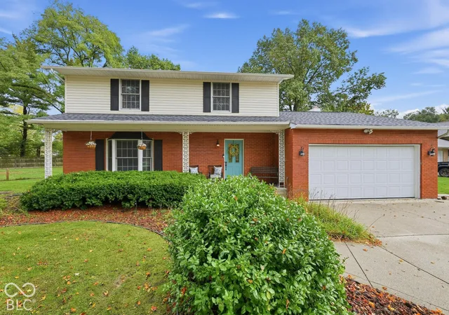 Photo 4 of Single family home for sale at 52092 W Winding Waters Ln N, Elkhart, IN 46514 | MLS# 22131857 | Listing updated on 2026-10-26