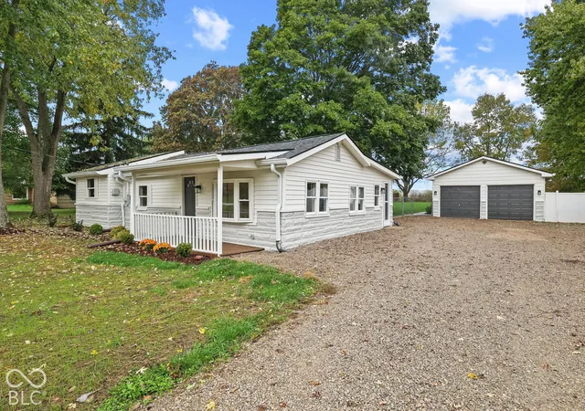 Photo 1 of Single family home for sale at 7902 W County Line Rd, Camby, IN 46113 | MLS# 22131859 | Listing updated on 2026-10-19