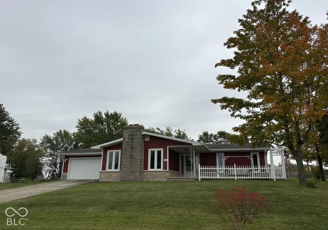 Single family home for sale at 210 Hillside Dr, Hartford City, IN 47348 | MLS# 22131881