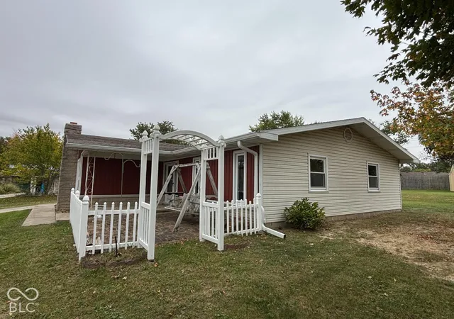 Photo 3 of Single family home for sale at 210 Hillside Dr, Hartford City, IN 47348 | MLS# 22131881 | Listing updated on 2026-10-16