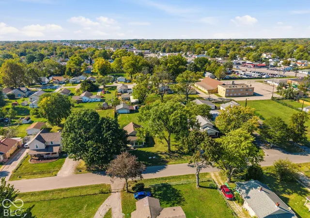 Photo 4 of Sale Pending at 824 S Fleming St, Indianapolis, IN 46241 | MLS# 22131884 | Listing updated on 2026-10-27