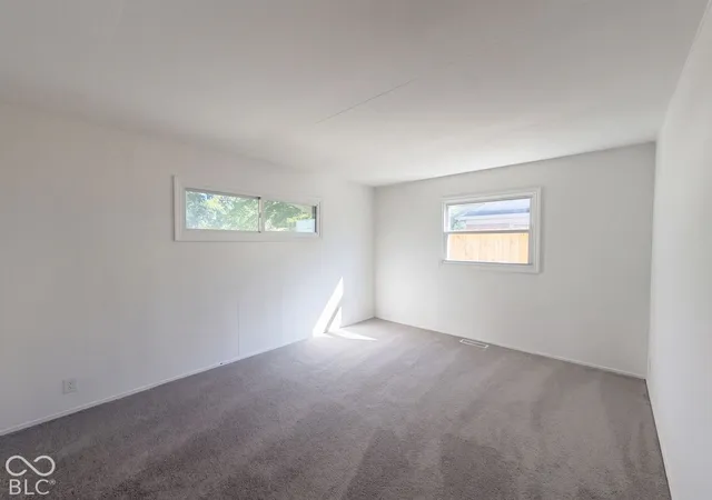 Photo 3 of Single family home for sale at 432 Southgate Dr, Greenwood, IN 46143 | MLS# 22131888 | Listing updated on 2026-10-16