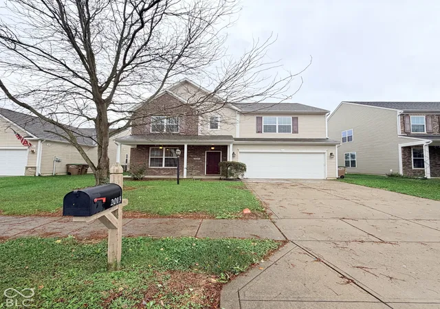 Photo 1 of Single family home for sale at 2013 Creekstone Dr, Columbus, IN 47201 | MLS# 22131896 | Listing updated on 2026-10-18