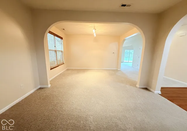 Photo 4 of Single family home for sale at 2013 Creekstone Dr, Columbus, IN 47201 | MLS# 22131896 | Listing updated on 2026-10-18