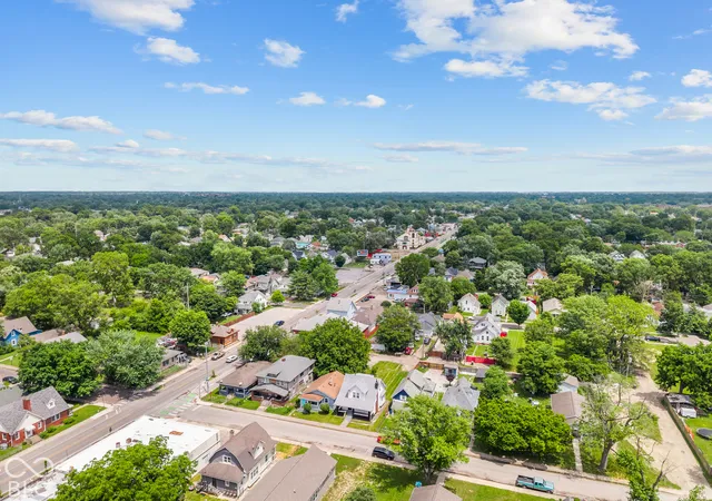 Photo 4 of Single family home for sale at 121 N Bradley Ave, Indianapolis, IN 46201 | MLS# 22131910 | Listing updated on 2026-10-17