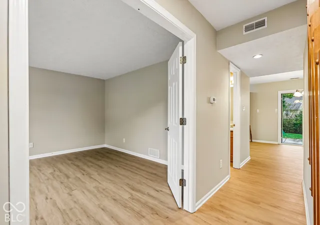 Photo 3 of Single family home for sale at 430 N Shore Ct, Franklin, IN 46131 | MLS# 22131912 | Listing updated on 2026-10-28