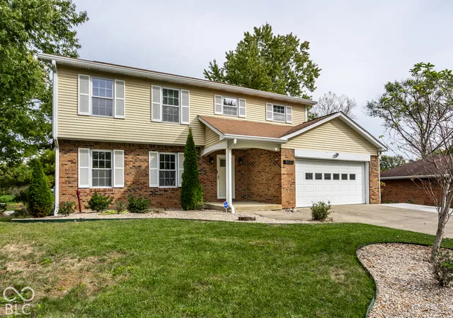 Photo 2 of Single family home for sale at 8633 Fox Ridge Ln, Indianapolis, IN 46256 | MLS# 22131913 | Listing updated on 2026-10-22