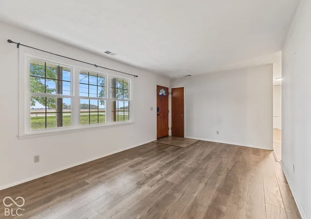 Photo 3 of Single family home for sale at 4209 E State Rd 28, Muncie, IN 47303 | MLS# 22131939 | Listing updated on 2026-10-19