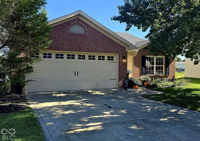 Photo 2 of Single family home for sale at 7155 N Lyndhurst Xing, McCordsville, IN 46055 | MLS# 22131947 | Listing updated on 2026-10-27