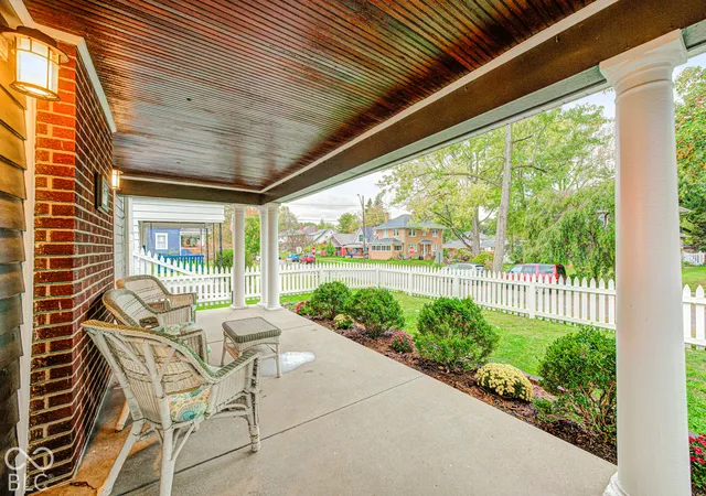 Photo 2 of Single family home for sale at 305 N Ridgeview Dr, Indianapolis, IN 46219 | MLS# 22131952 | Listing updated on 2026-10-28