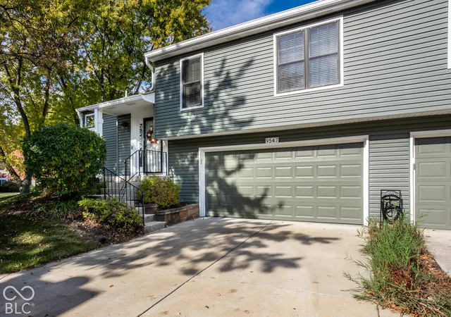 Photo 2 of Condo for sale at 9547 Bay Vista W Dr, Indianapolis, IN 46250 | MLS# 22131955 | Listing updated on 2026-10-28