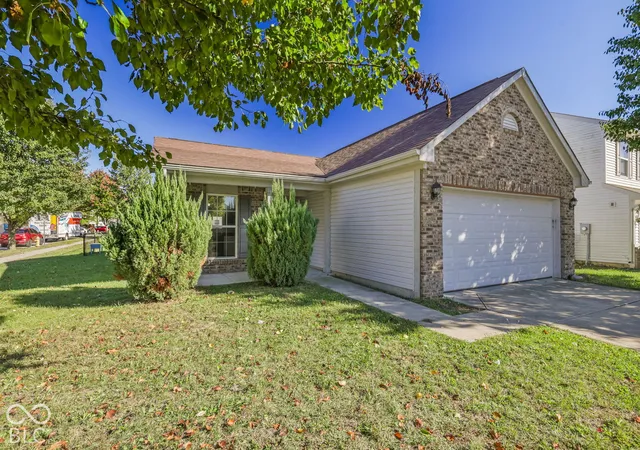 Photo 3 of Single family home for sale at 2361 Cedarmill Dr, Franklin, IN 46131 | MLS# 22131996 | Listing updated on 2026-10-27