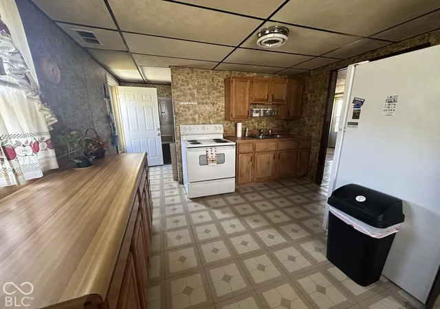 Photo 4 of Single family home for sale at 2208 N Rector Ave, Muncie, IN 47303 | MLS# 22131997 | Listing updated on 2026-10-23
