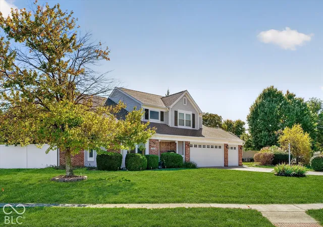 Photo 2 of Sale Pending at 1239 S Jefferson St, Brownsburg, IN 46112 | MLS# 22132009 | Listing updated on 2026-10-24