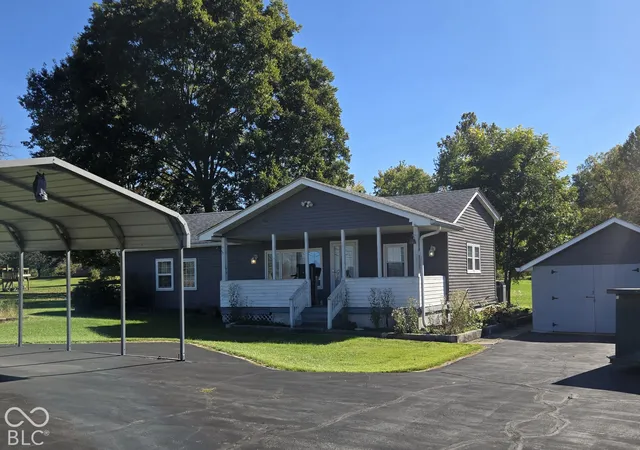 Photo 1 of Single family home for sale at 565 W Greencastle Rd, Mooresville, IN 46158 | MLS# 22132013 | Listing updated on 2026-10-27